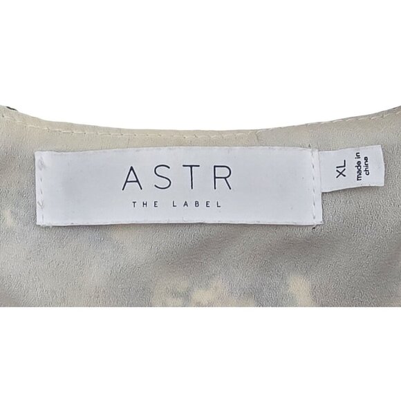 Women's - Astr the Label Floral Tiered Maxi Dress, Size XL - Picture 8 of 12